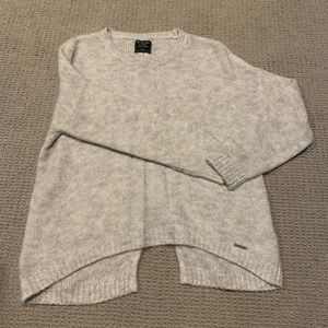 Abercrombie and Finch grey sweater